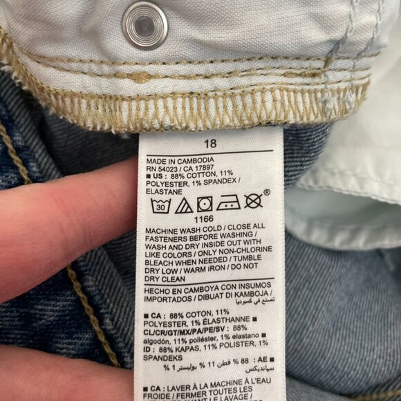 OLD NAVY Mid Rise Boyfriend Loose Jeans Light Wash Distressed Ripped Jeans 18 R - Picture 11 of 16